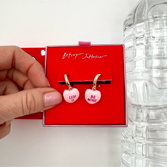 ♥️Betsey Johnson Candy Heart Charm Hoop Earrings | NWT - Picture 5 of 7